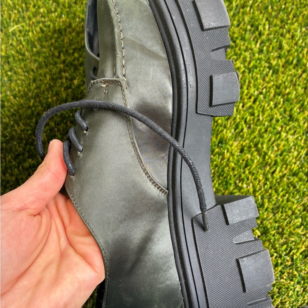 Shoes - Picture 5 of 5